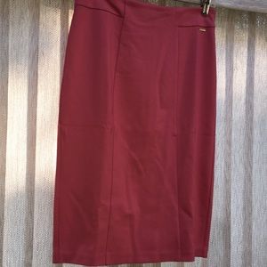 NWT T Tahari straight skirt Rose size 8 petite